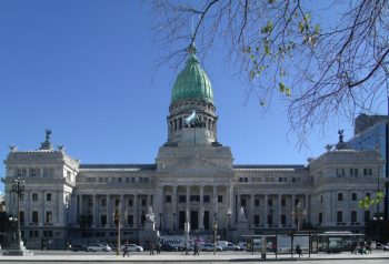 El Súper RIGI avanza en Diputados y abre una pulseada por las mega inversiones