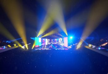 Soda Stereo mantiene encendida la celebración de Ecos en el Movistar Arena