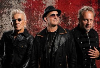 Los Tipitos en una imagen promocional de su nuevo disco Boludo