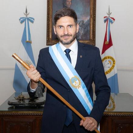 Los gobernadores activan planes para refinanciar deudas y se despegan de la mirada de Milei