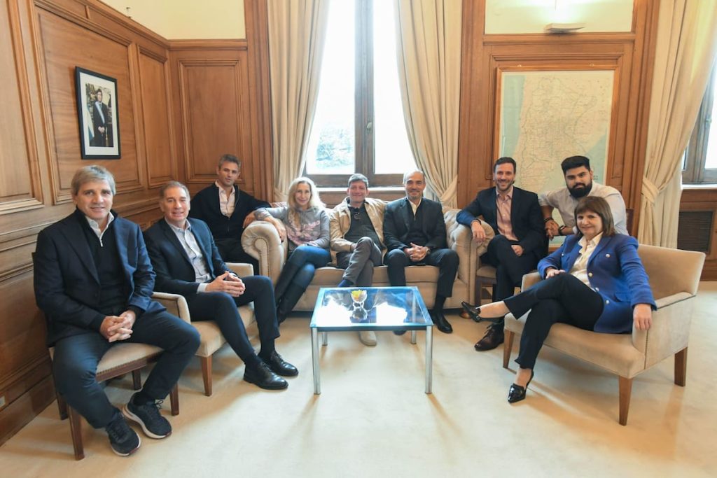 El Gobierno volvió a cerrar filas para intentar suspender las PASO antes de septiembre