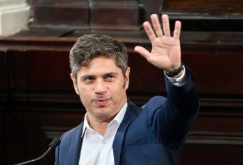 Axel Kicillof en un acto público
