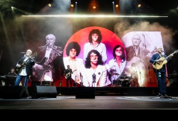 David Lebón y Pedro Aznar en el show de Serú Girán