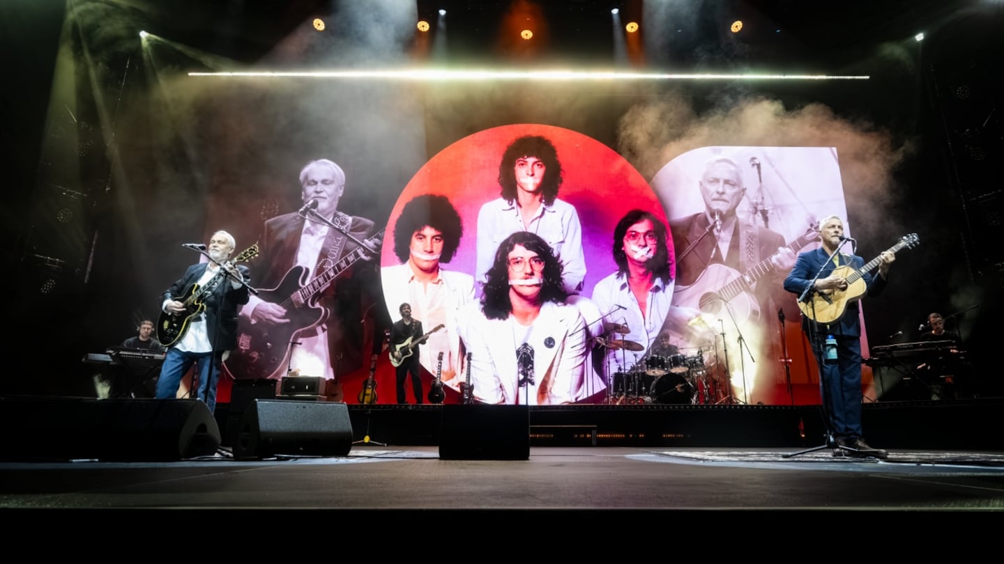 David Lebón y Pedro Aznar en el show de Serú Girán