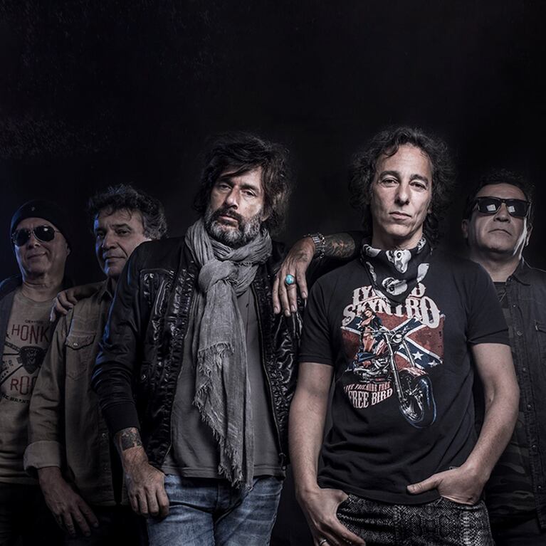 Los Guarros en una foto de prensa para el show sorpresa en el subte porteño
