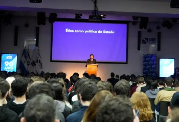 Javier Milei habla ante alumnos de la ORT