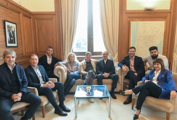 Federico Sturzenegger junto a otros integrantes de la mesa política del Gobierno