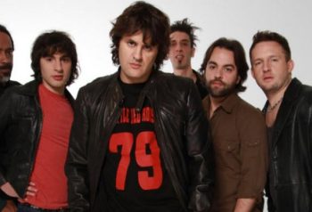 Ciro y Los Persas en foto promocional de la banda