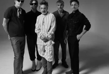 Babasónicos en foto de prensa en blanco y negro