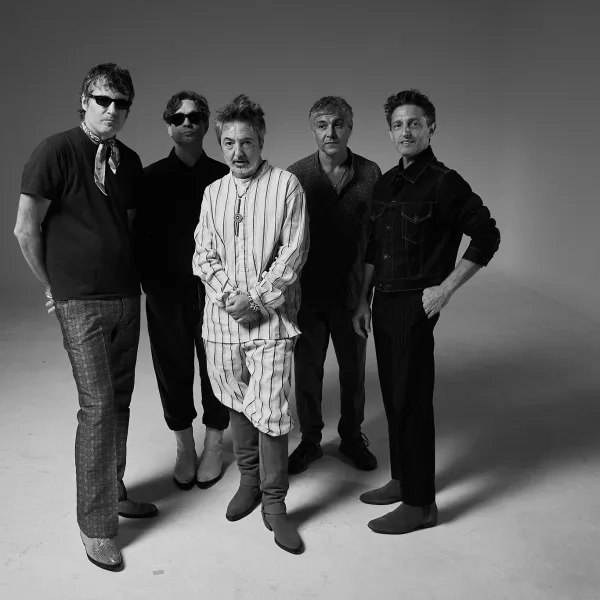 Babasónicos en foto de prensa en blanco y negro