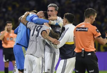 Álvaro Montero y Boca celebran la clasificación por penales ante Vélez