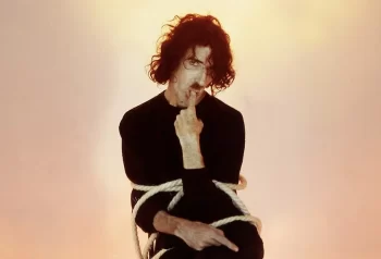 Retrato de Charly García incluido en la difusión de Los Angeles de Charly