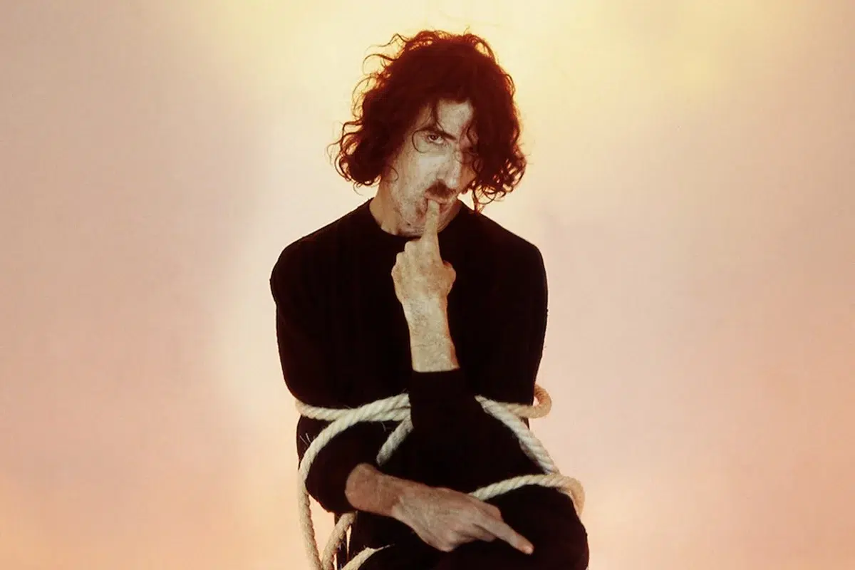 Retrato de Charly García incluido en la difusión de Los Angeles de Charly