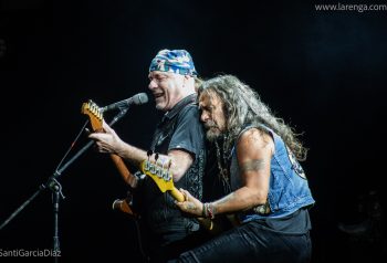 La Renga tocando en vivo con Chizzo Nápoli al micrófono