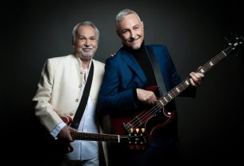 David Lebón y Pedro Aznar con guitarras para el homenaje a Serú Girán