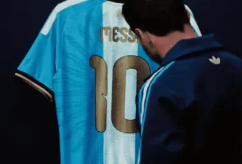 Messi presentó la camiseta especial para su despedida de la Selección