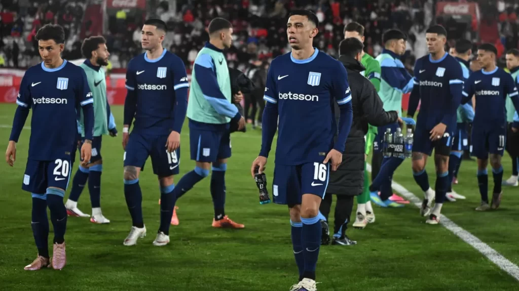 Racing recibe a Sarmiento con urgencias: hora, TV y formaciones probables