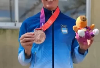 Romina Imwinkelried con la medalla de bronce en los Juegos Suramericanos Santa Fe 2026