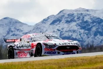 El auto de Mariano Werner durante la final del Turismo Carretera en San Luis