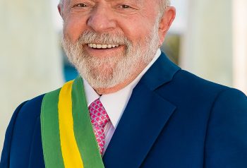 Milei volvió a apuntar contra Lula y sumó tensión diplomática en plena campaña brasileña
