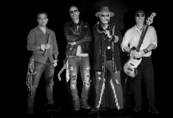Los cuatro músicos de 2Tierras