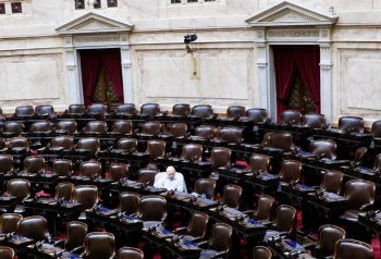 La oposición junta votos para llevar el DNU 70 al recinto por la Ley de Tierras