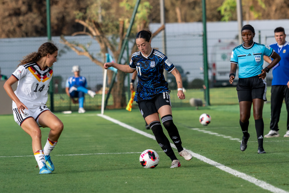 Acción de Argentina ante Alemania en el debut