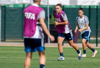 Jugadoras de la Selección Argentina femenina Sub 17 durante un entrenamiento en Marruecos; archivo de la preparación mundialista.