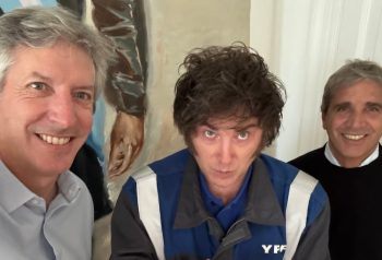 Santiago Bausili, Javier Milei y Luis Caputo. Foto de archivo.