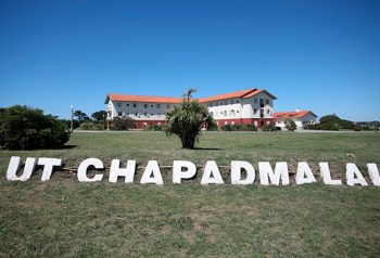 Vista de los hoteles y el parque de la Unidad Turística Chapadmalal; imagen de archivo