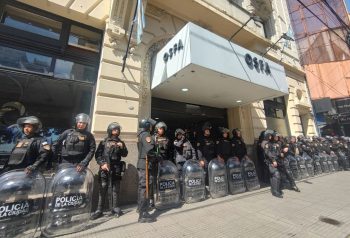 Sede de OSFA durante un reclamo por la reestructuración, en una fotografía de archivo.