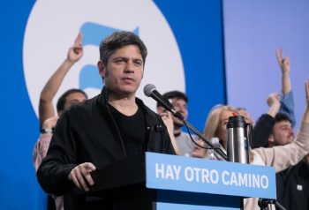 Axel Kicillof durante su intervención ante la militancia en González Catán