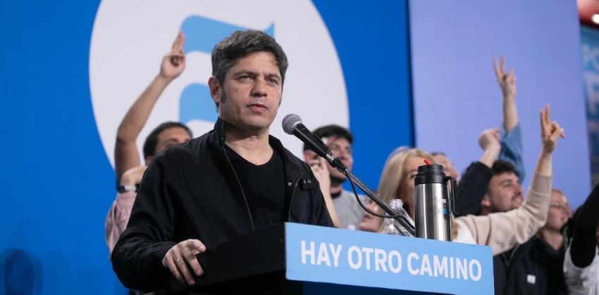 Axel Kicillof durante su intervención ante la militancia en González Catán