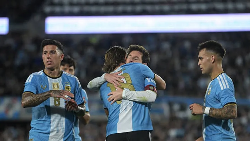 La Selección Argentina ya mira noviembre: sin Messi, Scaloni prepara el primer recambio