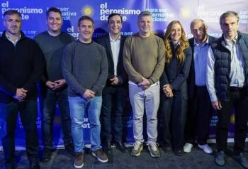 Reunión del peronismo federal en Comodoro Rivadavia, escena colectiva