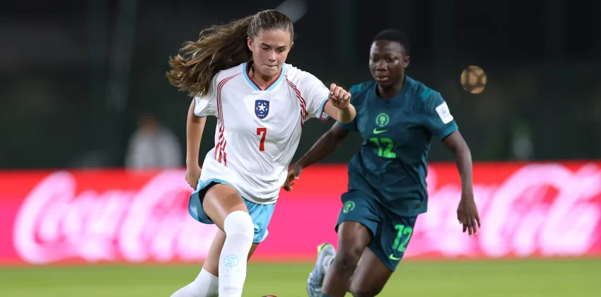 Futbolista de Puerto Rico en acción ante Nigeria