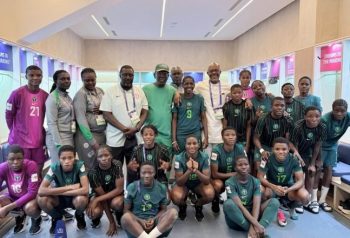 Plantel nigeriano en el vestuario