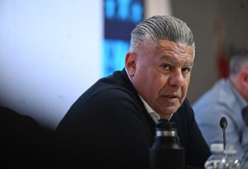 Claudio Tapia, presidente de la AFA, durante una reunión; fotografía de archivo