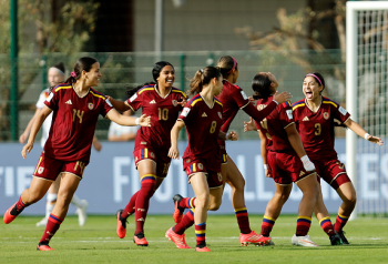 Festejo venezolano del gol de Diana Bravo